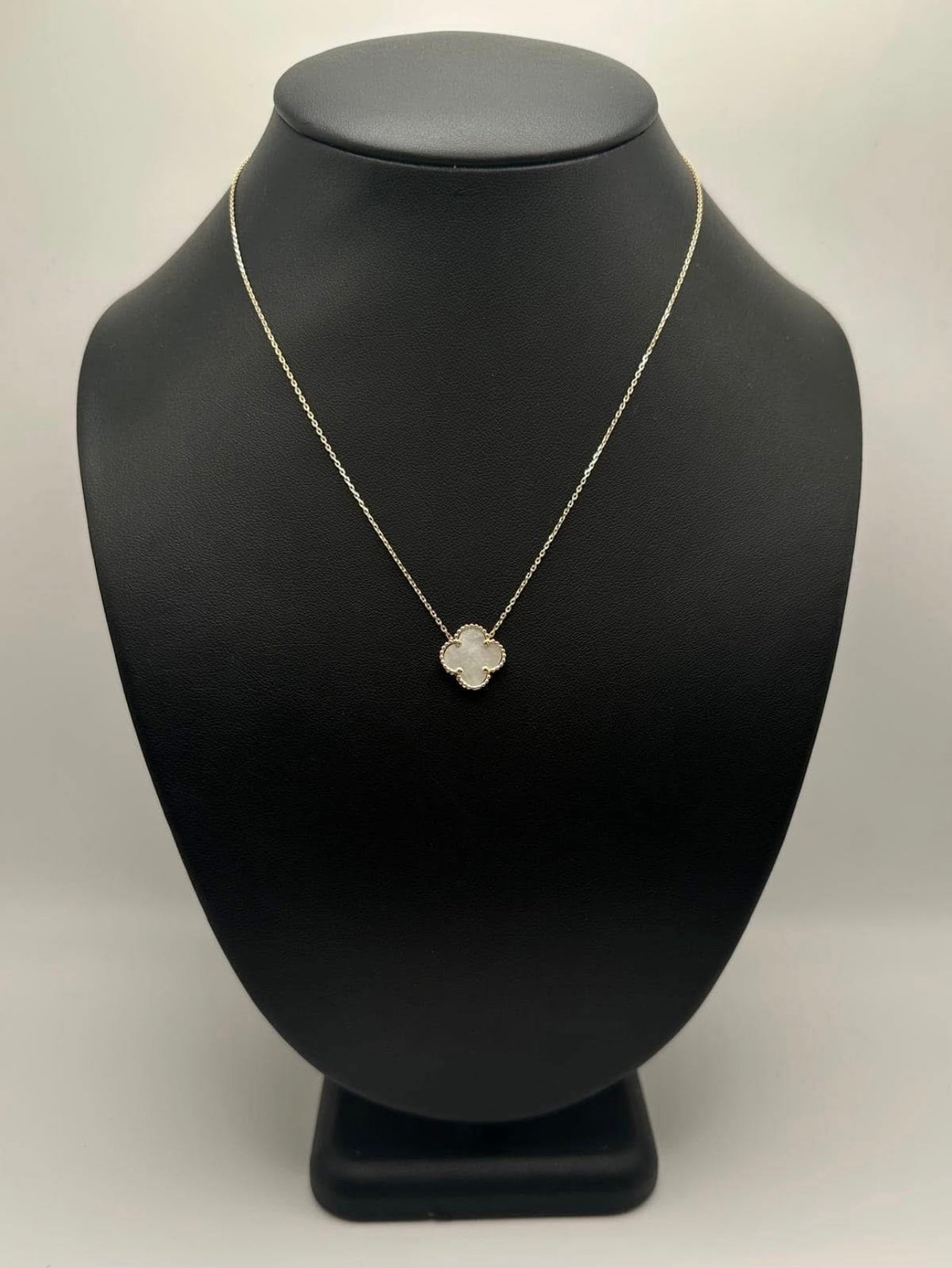 White Single Flower Chain Clover